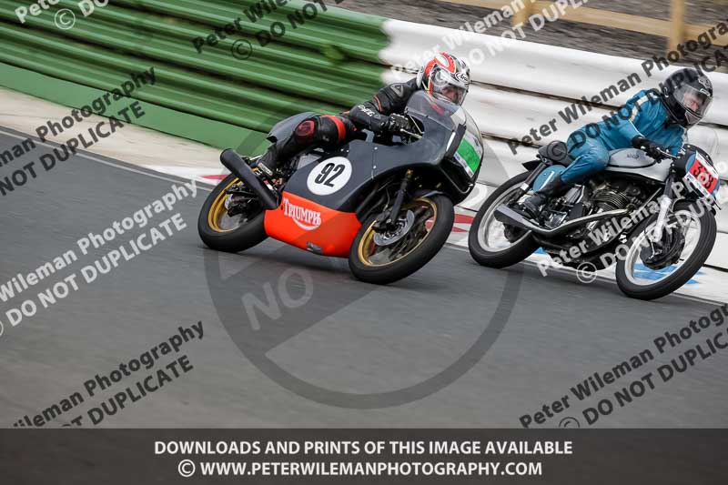 Vintage motorcycle club;eventdigitalimages;mallory park;mallory park trackday photographs;no limits trackdays;peter wileman photography;trackday digital images;trackday photos;vmcc festival 1000 bikes photographs